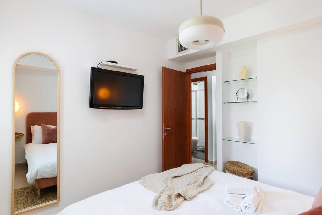 Neta's Gem With Bomb Shelter In Apartamento